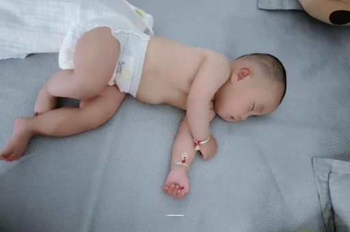 山东宝宝口水多怎么回事